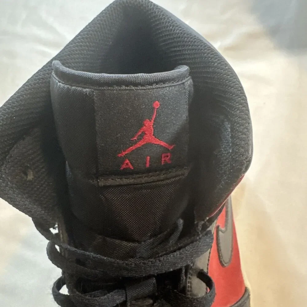 Nike Air Jordan 1 Mid Bred Black Red Men’s Sneakers Size 11 554724-610